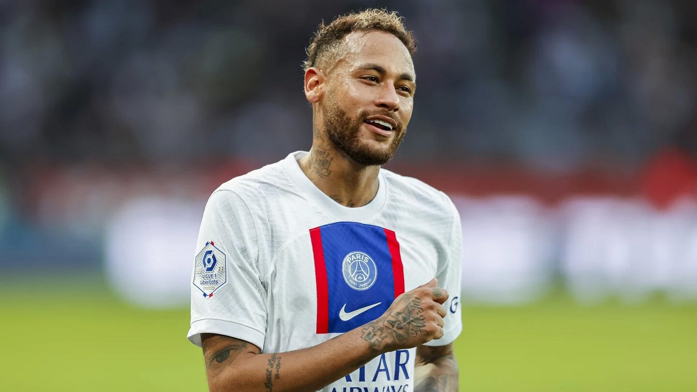 包含里昂迎法甲关键赛；国际比赛日豪取连胜；底气十足；年轻球员得到机会的词条