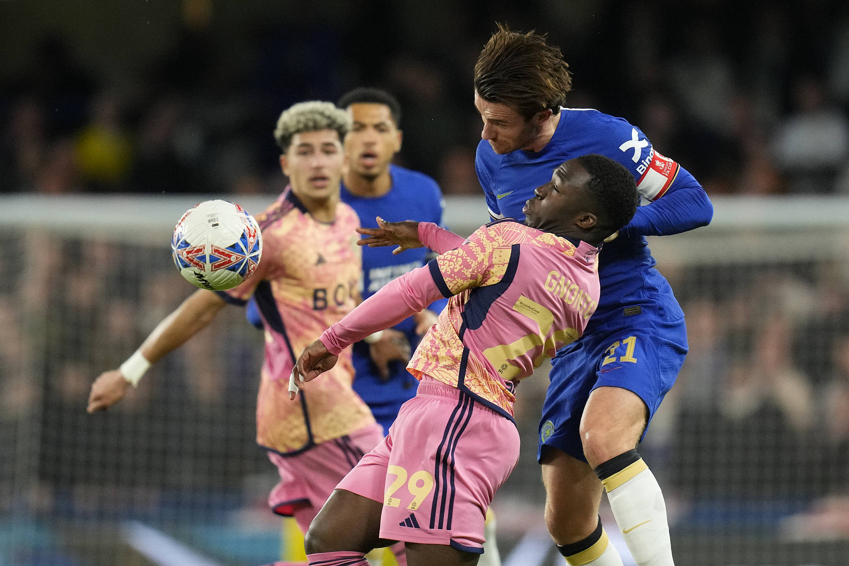 转会期足总杯传出新动向，北京国安门线救险，管理层表态——信心回归，轮换策略成焦点(今日北京国安转会窗最新消息重磅引援)