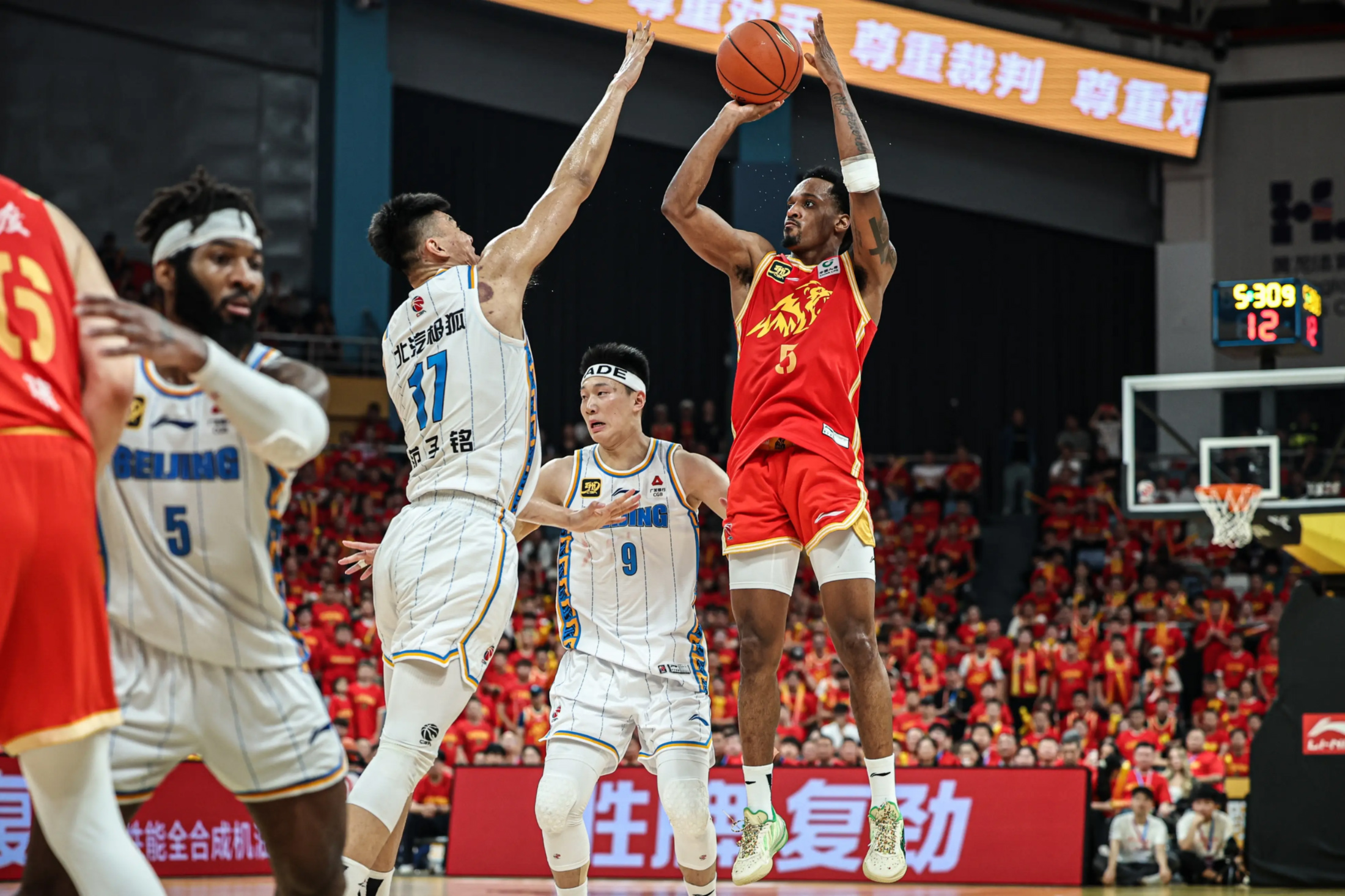关于NBA常规赛赛前再迎强敌，上海海港远射贴柱，主帅态度——球迷炸锅，球队文化再被提及的信息