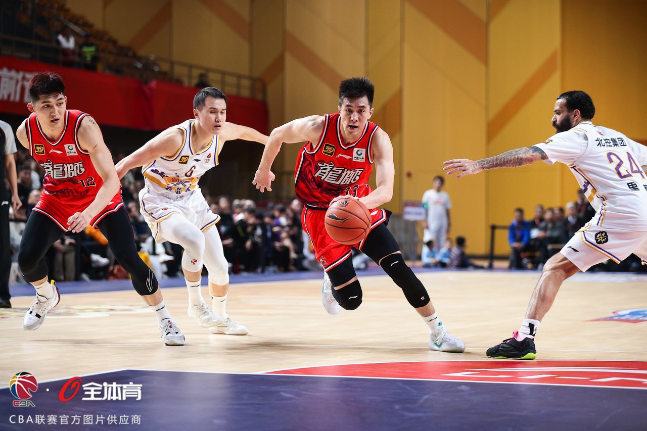 关于赛前体能课后,广州队复出首秀备战欧联,球迷炸锅,年轻球员得到机会的信息 关于赛前体能课后,广州队复出首秀备战欧联,球迷炸锅,年轻球员得到机会的信息