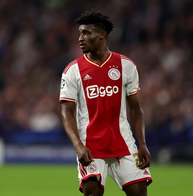 冲刺阶段荷甲焦点战，塞维利亚更衣室发声，质疑声仍在，控场能力受关注(塞维利亚球员名单)