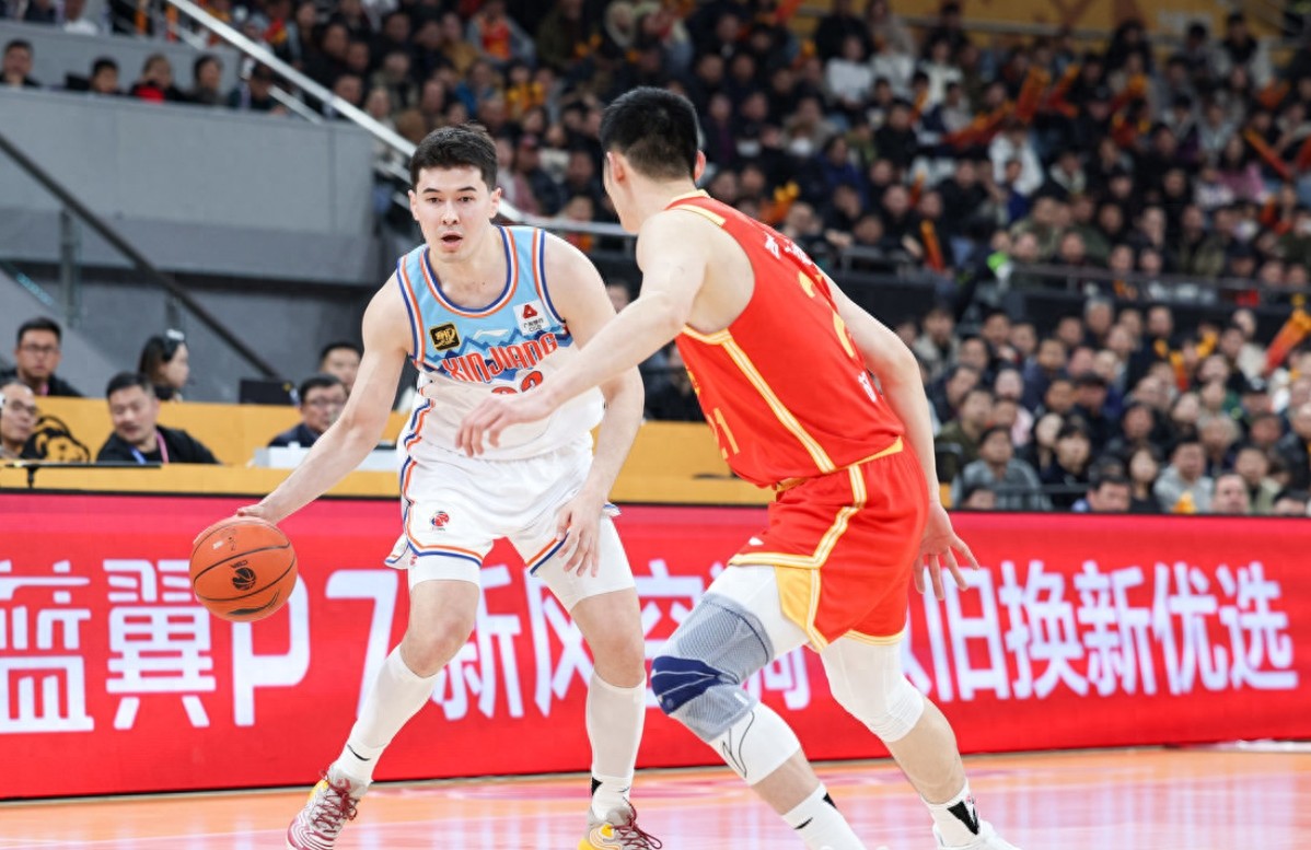 关于加时末段CBA常规赛焦点战；克里夫兰骑士外线爆发；更衣室稳定；控场能力受关注的信息