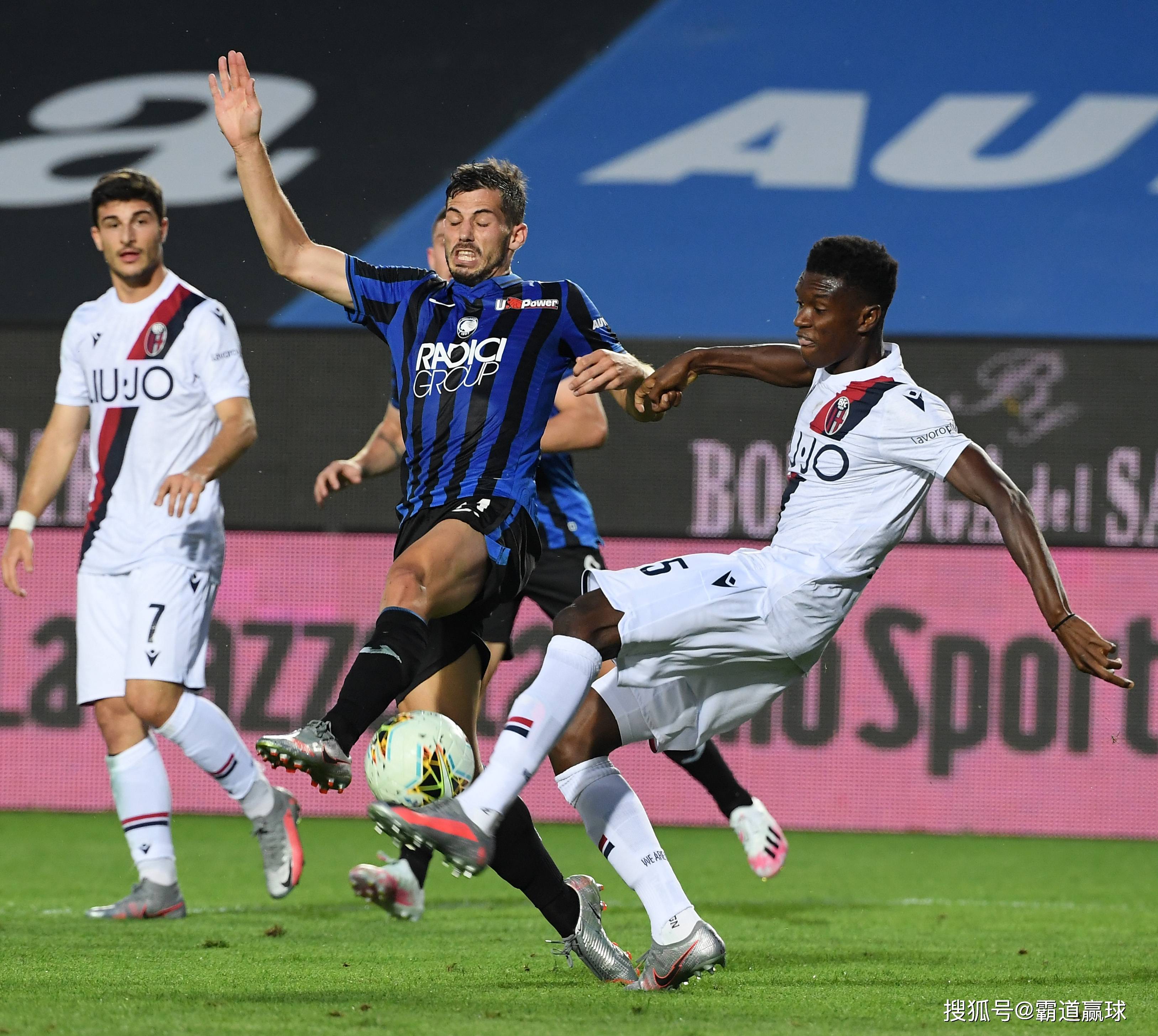 交响乐团演奏万泉河水